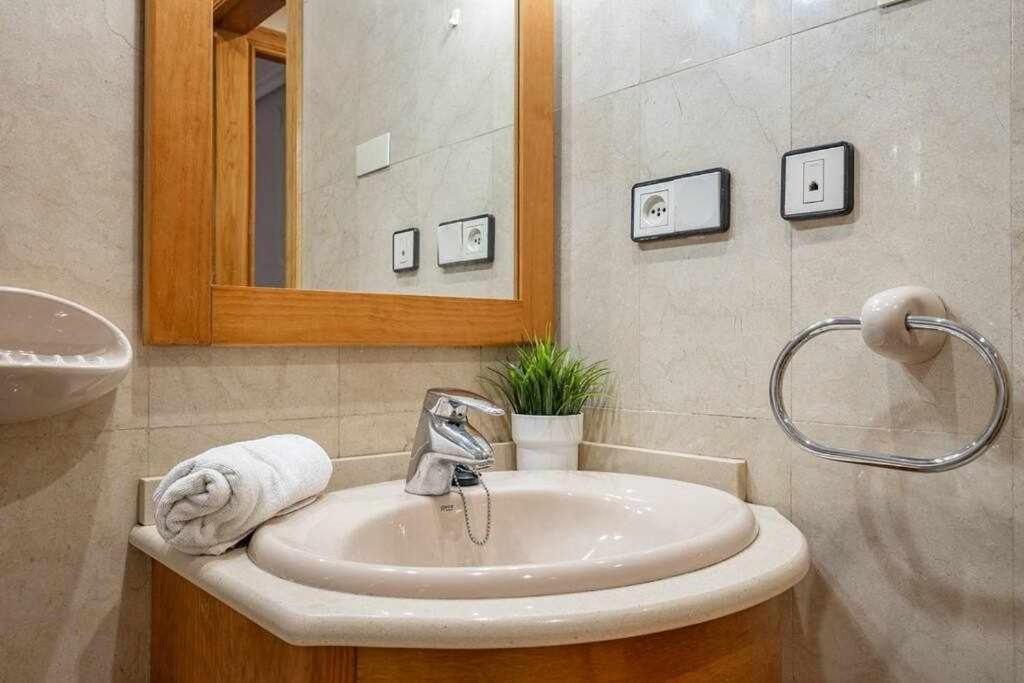 La Plaza Apartamento Хихон Екстериор снимка